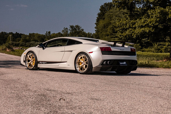 Фото дисков HRE S101 Глянцевое золото на Lamborghini Gallardo