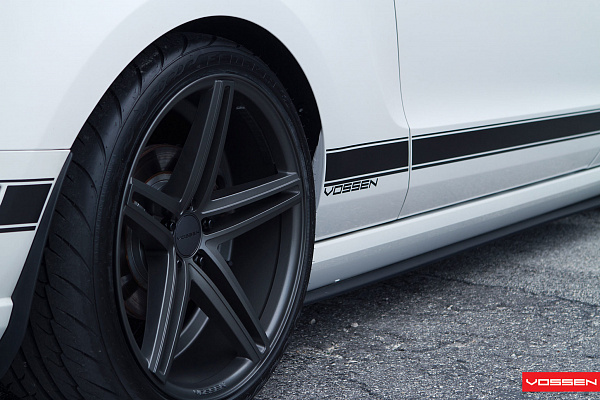 Фото дисков Vossen CV5 Сатиновый графит на Ford Mustang V