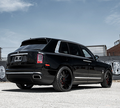 Фото дисков Savini SV81 на Rolls-Royce Cullinan