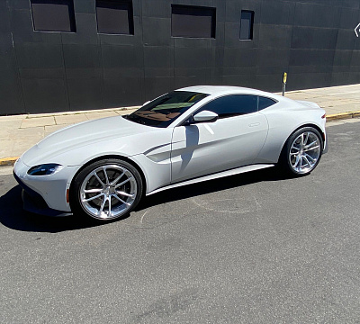 Фото дисков CEC C882 на Aston Martin Vantage 4