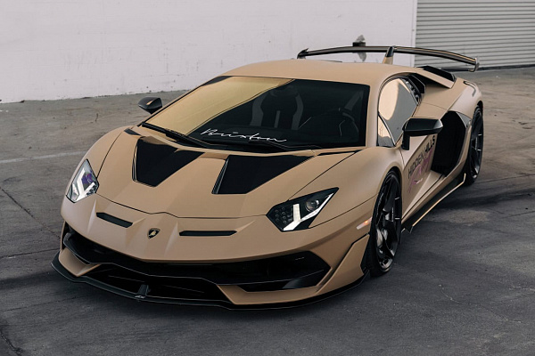 Фото дисков Brixton Forged NC01-R Черный сатин на Lamborghini Aventador