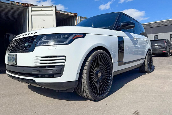 Фото дисков Giovanna Tulum Черный глянец на Land Rover Range Rover IV