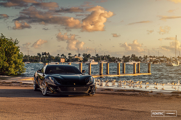 Фото дисков NOVITEC NF11 Глянцевый лак на Ferrari 812