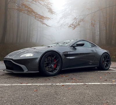 Фото дисков Bola FP2 на Aston Martin Vantage 4