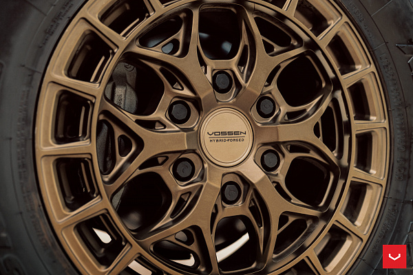 Фото дисков Vossen HFX-1 (6-Lug) Сатиновая бронза на  Toyota Tacoma IV