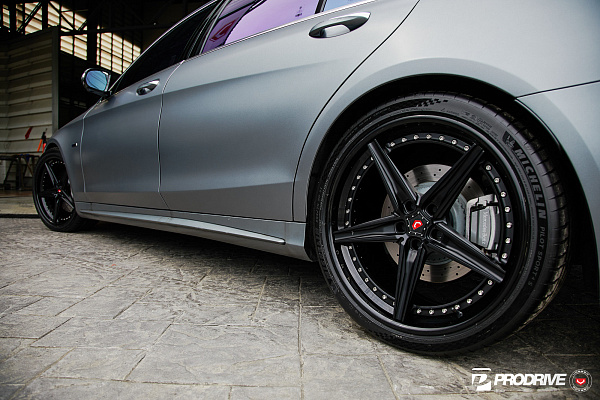 Фото дисков Vossen M-X5 (3-Piece) Черный сатин на Mercedes-Benz S-Class (W222, C217)