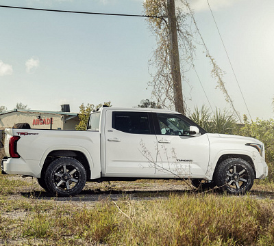 Фото дисков 4PLAY 4P63 на Toyota Tundra III
