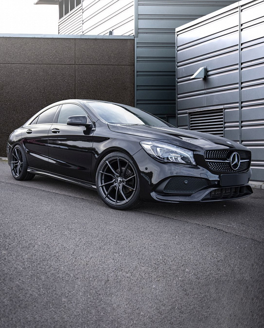 Фото дисков B25 Сатиновый графит на Mercedes-Benz CLA (C117, X117)