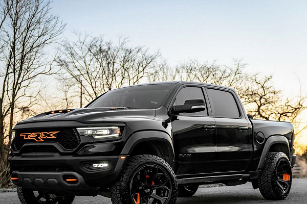 Фото дисков 4PLAY 4P80R Черный глянец на Ram 1500 V