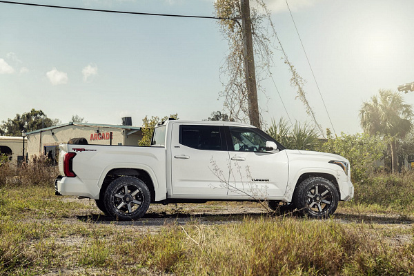 Toyota Tundra III