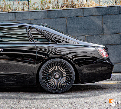 Фото дисков Vossen UV-5 на Rolls-Royce Ghost II