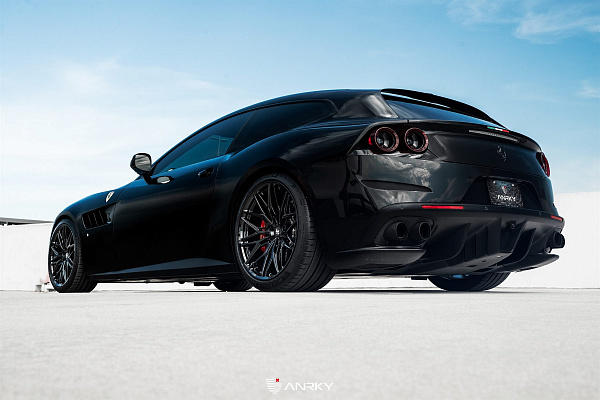 Фото дисков Anrky S1-X1 Черный глянец на Ferrari GTC4Lusso