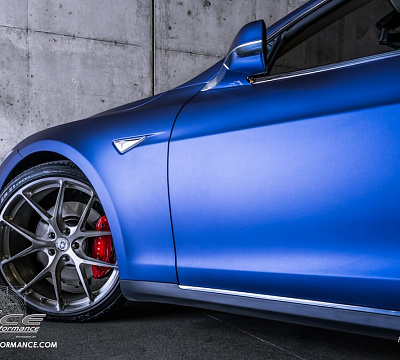 Фото дисков HRE P101 на Tesla Model S