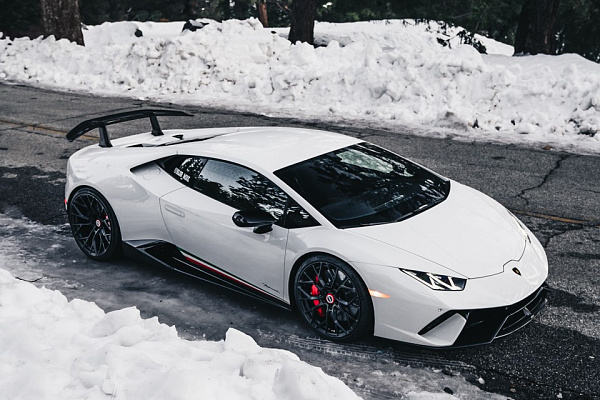 Фото дисков Brixton Forged PF10 Черный сатин на Lamborghini Huracan