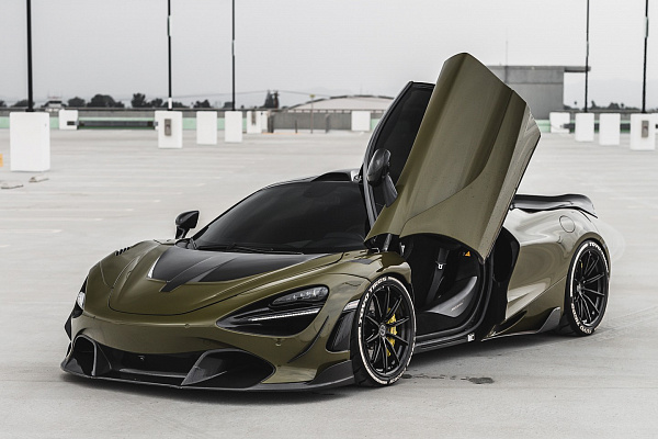 Фото дисков Brixton Forged R11-R Черный глянец на McLaren 720S
