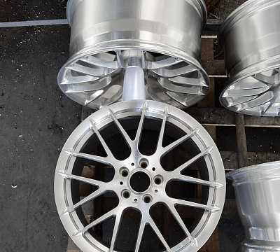 19" диски в дизайне BMW 359M и окрасе Hyper Silver