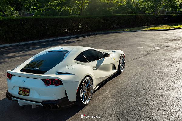 Фото дисков Anrky AN12 Полированный лак на Ferrari 812