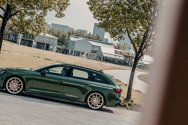 Фото дисков Anrky AN18 Сатиновая шампань на Audi A/S/RS 4 (B9)