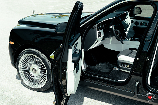 Фото дисков Vossen S17-16 Глянцевый лак на Rolls-Royce Cullinan