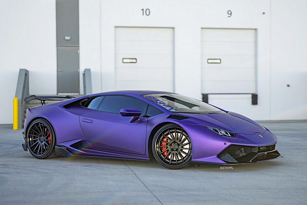 Фото дисков Strasse Wheels SV15T Deep Concave FS Черный матовый на Lamborghini Huracan