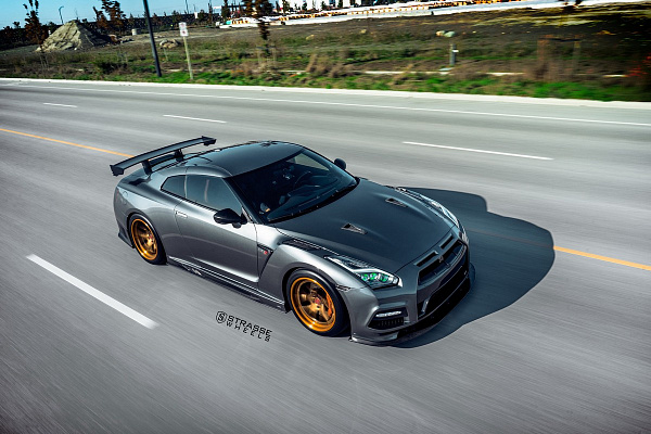 Фото дисков Strasse Wheels SM5R Deep Concave FS Другой цвет на Nissan GT-R
