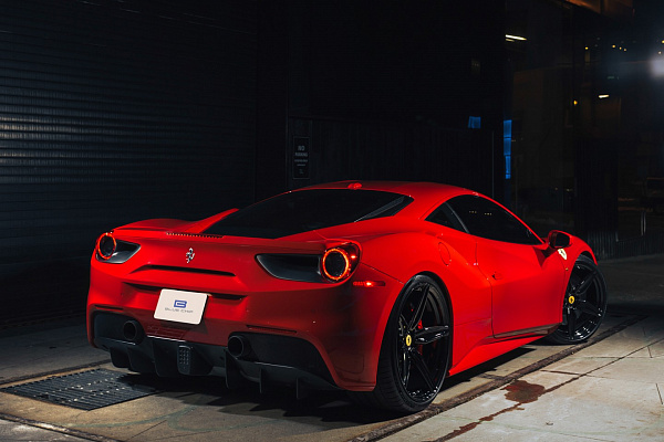 Фото дисков Brixton Forged PF4 Черный глянец на Ferrari 488
