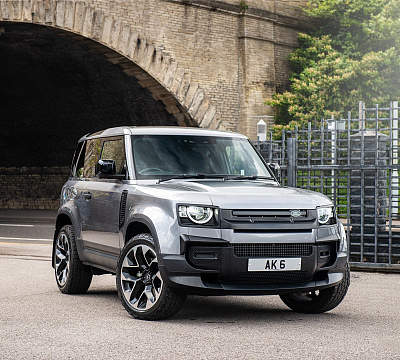 Фото дисков Kahn Type 60 RS2 на Land Rover Defender II