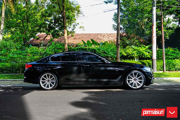 Фото дисков Vossen VFS-10 Серебро на BMW 5/M5 (G30/F90)