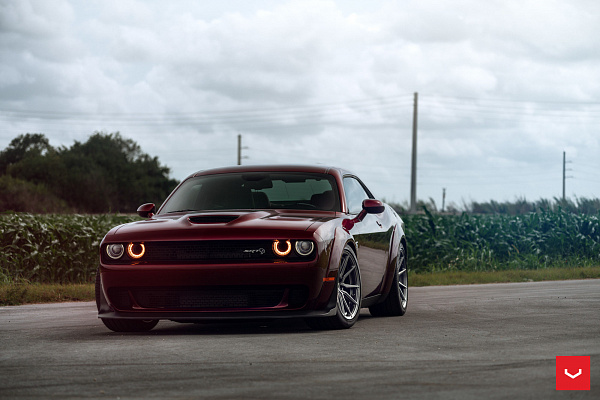 Фото дисков Vossen HF-3 Сатиновый графит на Dodge Challenger III