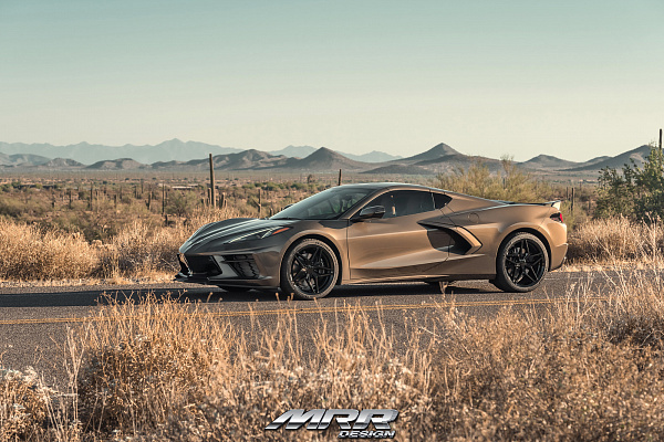 Фото дисков MRR M755 Черный глянец на Chevrolet Corvette C8