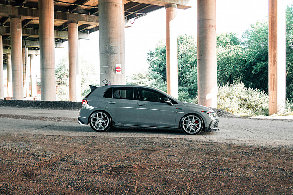 Фото дисков Vossen HF-5 Серебро на Volkswagen Golf VIII