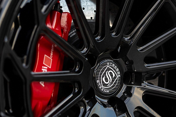 Фото дисков Strasse Wheels SV15FF Deep Concave FS Черный глянец на Audi R8 (4S)