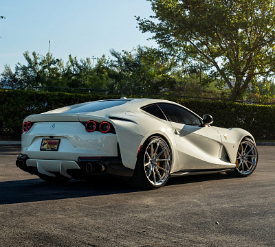 Фото дисков Anrky AN12 на Ferrari 812
