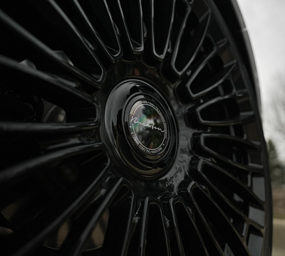 Фото дисков Brixton Forged LX01 на Rolls-Royce Cullinan