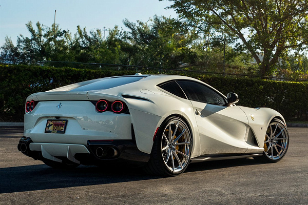 Фото дисков Anrky AN12 Полированный лак на Ferrari 812