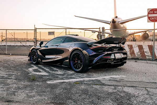 Фото дисков Brixton Forged CM6-RS Черный сатин на McLaren 720S