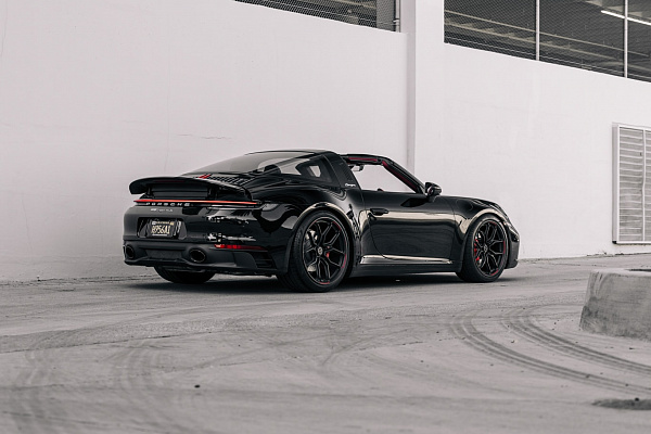 Фото дисков Brixton Forged CM5-RS Черный матовый на Porsche 911 VIII