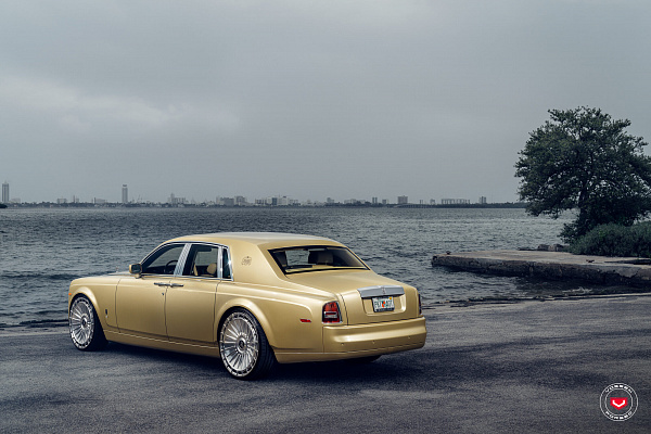 Фото дисков Vossen S21-12 Глянцевый лак на Rolls-Royce Phantom