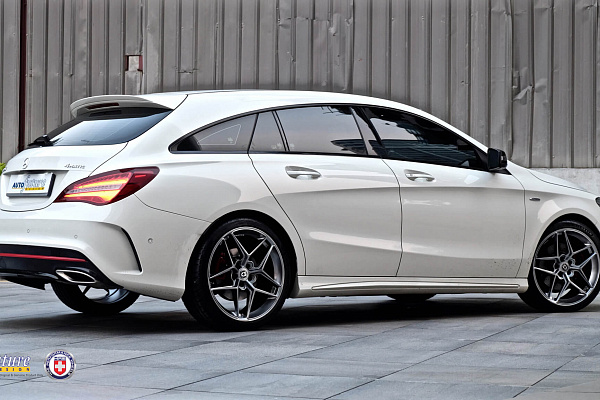 Фото дисков HRE FF11 Серебро на Mercedes-Benz CLA (C117, X117)