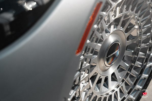 Фото дисков Vossen LC3-13T Глянцевый лак на Mercedes-Benz EQS