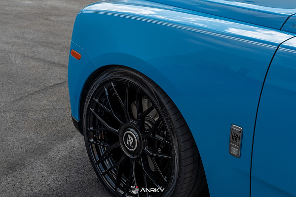 Фото дисков Anrky AN20 Черный глянец на Rolls-Royce Cullinan