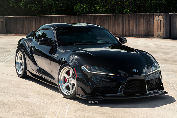 Фото дисков Strasse Wheels S5 Track Глянцевый лак на Toyota Supra A90