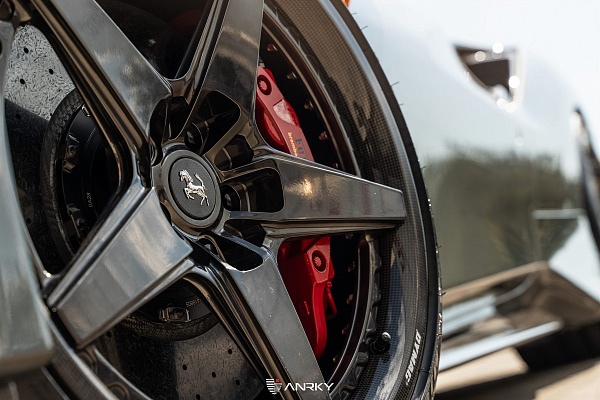 Фото дисков Anrky RS5.3 Глянцевый темный лак на Ferrari 812