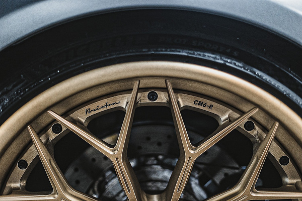 Фото дисков Brixton Forged CM6-R Сатиновая бронза на Mercedes-Benz AMG GT I