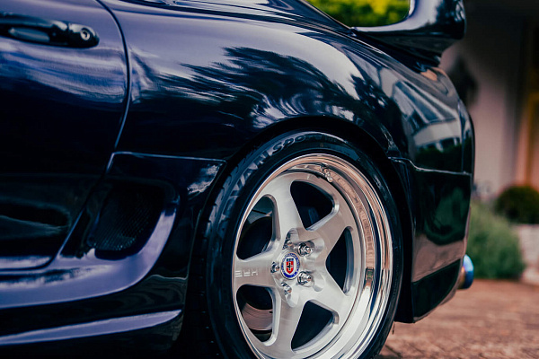 Фото дисков HRE 527 Глянцевый лак на Toyota Supra A80