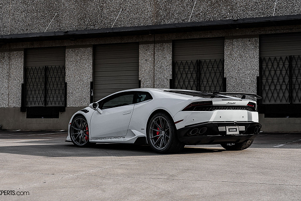 Фото дисков HRE P104SC Глянцевый графит на Lamborghini Huracan