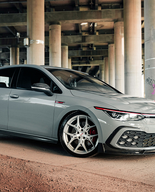 Фото дисков HF-5 Серебро на Volkswagen Golf VIII