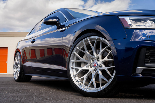 Фото дисков HRE 520M Глянцевый лак на Audi A/S/RS 5 (F5)
