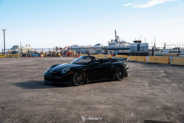 Фото дисков Anrky AN10 Черный глянец на Porsche 911 VIII