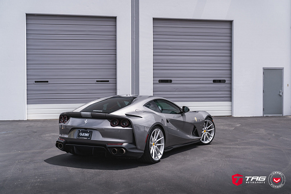 Фото дисков NOVITEC NF8 Глянцевый лак на Ferrari 812